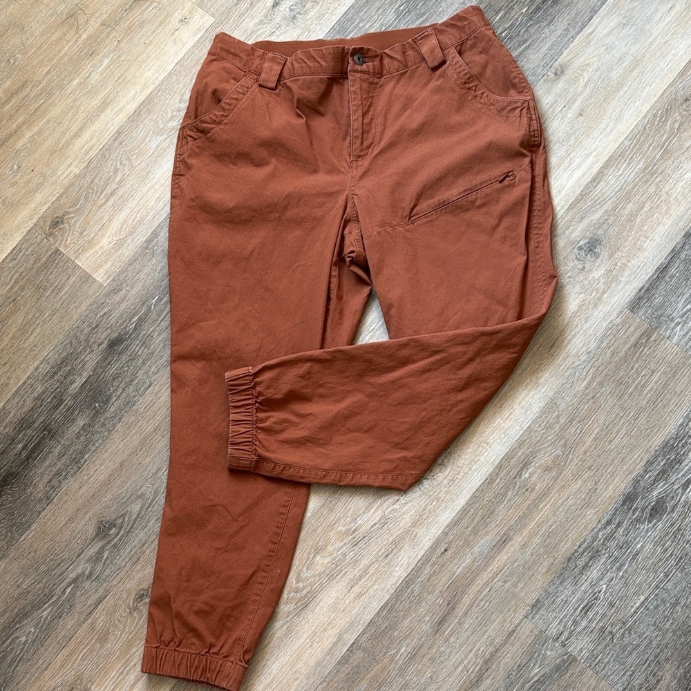 Duluth Trading Co Women's Pants in Rust